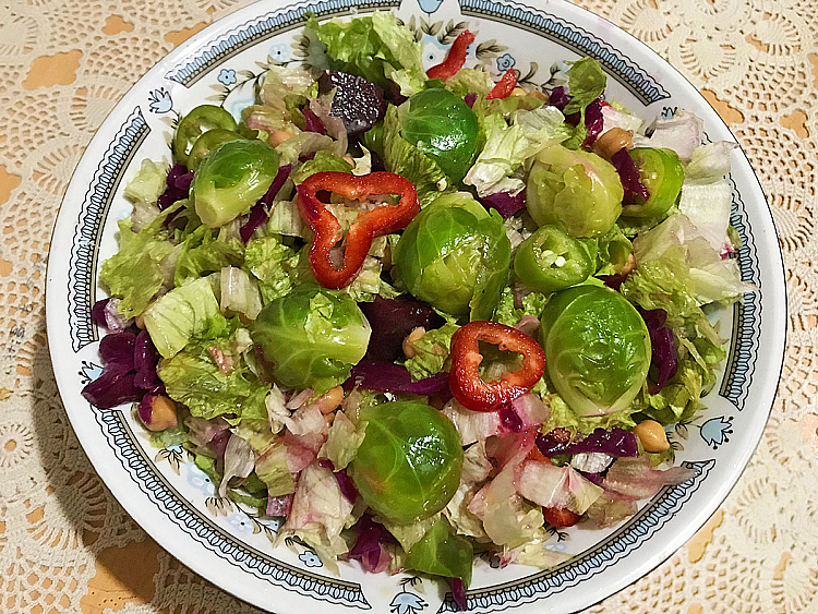 Brüksel Lahanası Salatası Tarifi - Tarifi Kolay