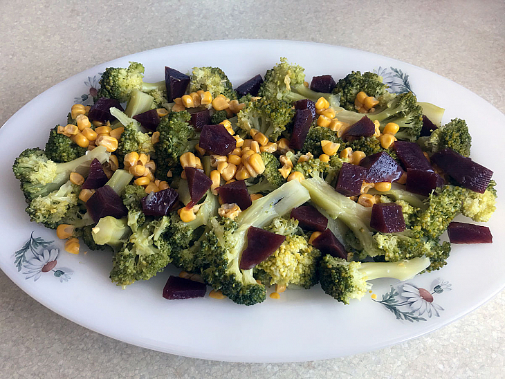 Pancar Turşulu Brokoli Salatası