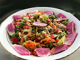 Yeşil Mercimekli Kış Salatası